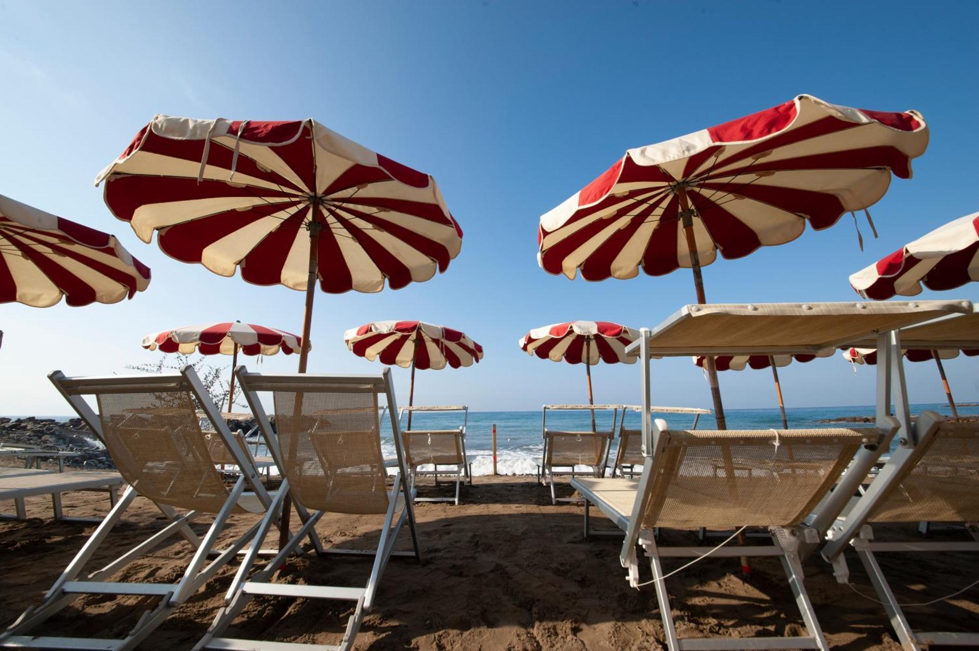 Nicoletta Rivieraholiday Albenga Exterior photo